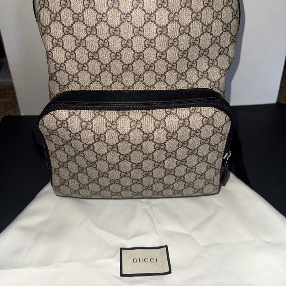Men's Gucci GG Supreme Large Canvas/Calfskin Exterior Backpack - Picture 2 of 16